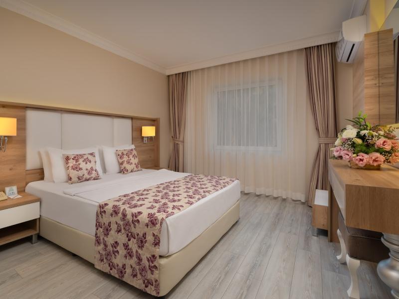 Royal Garden Beach Hotel