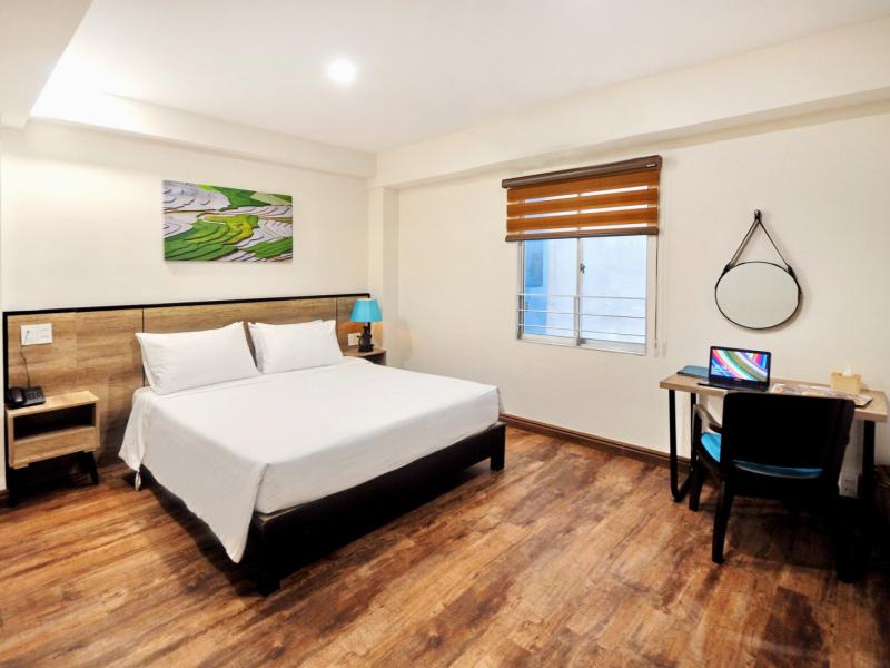 Golden Lotus (Sen Vang)