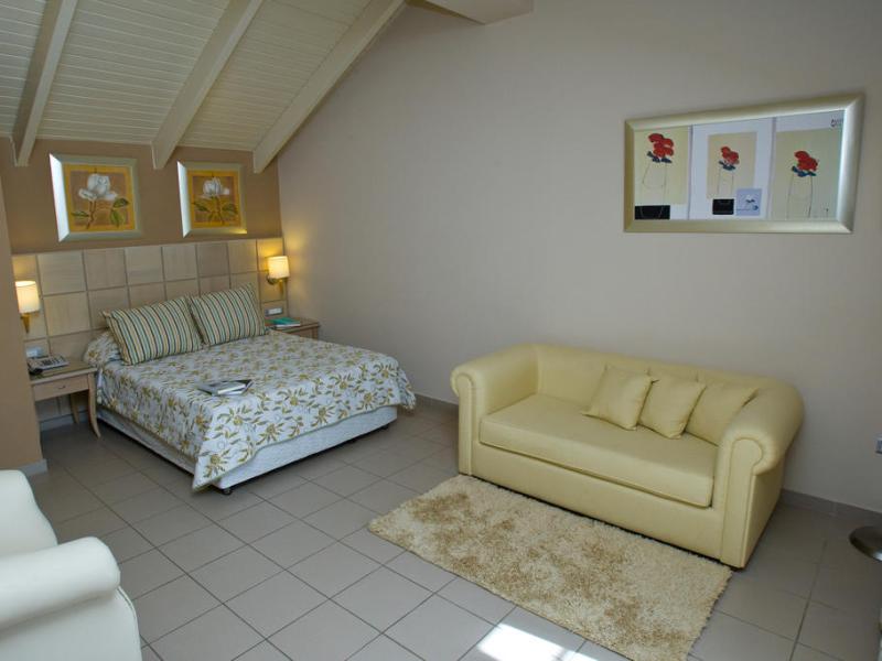 Ionian Plaza Hotel 