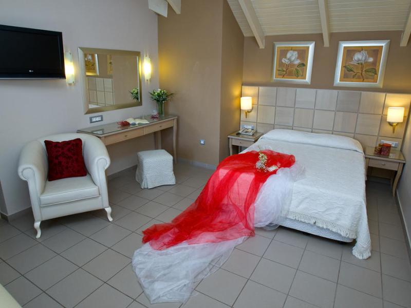 Ionian Plaza Hotel 
