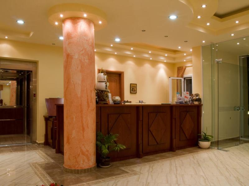 Lazaratos Hotel