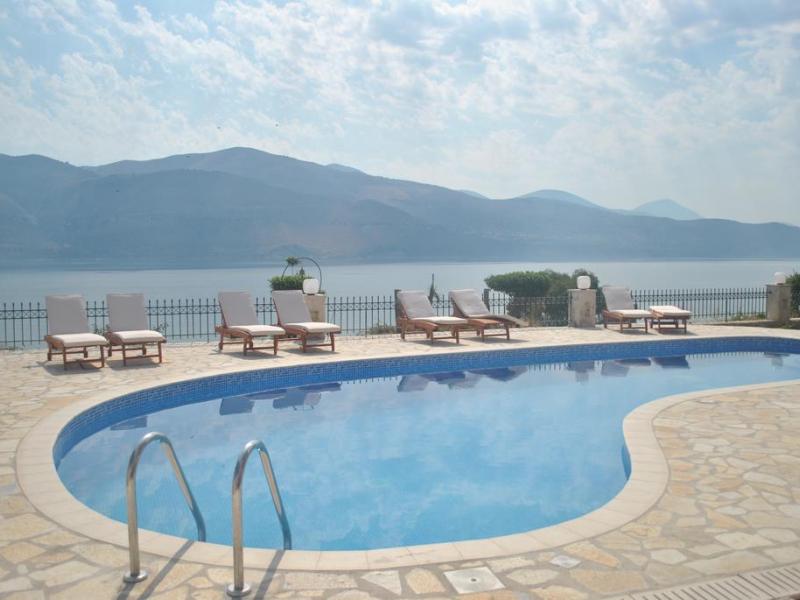Lazaratos Hotel