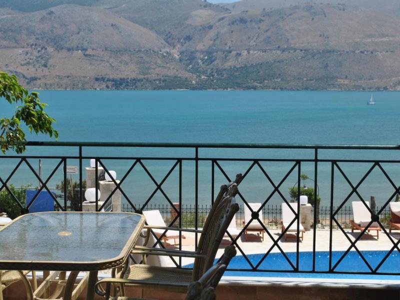 Lazaratos Hotel