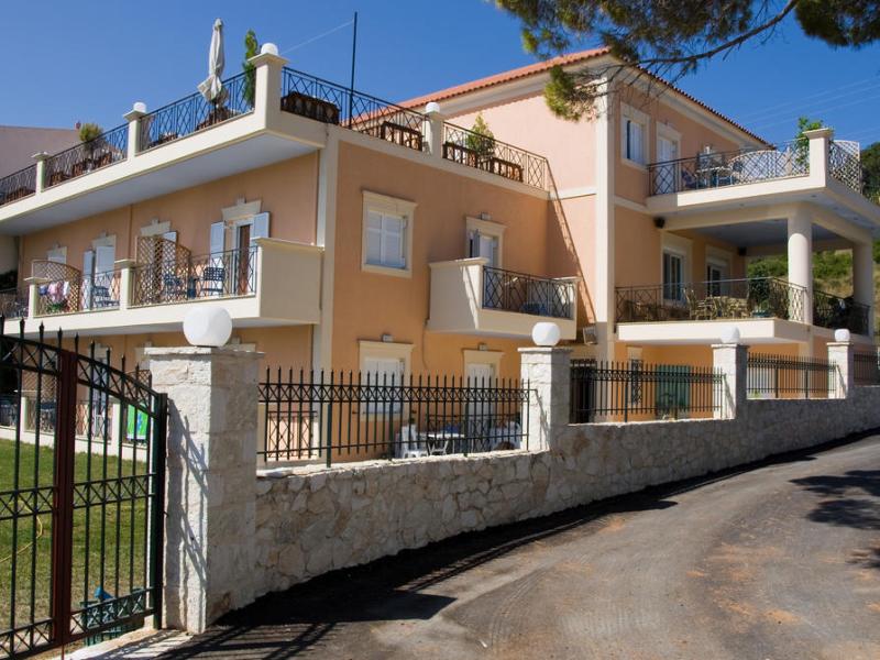 Lazaratos Hotel