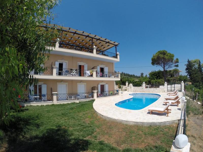 Lazaratos Hotel