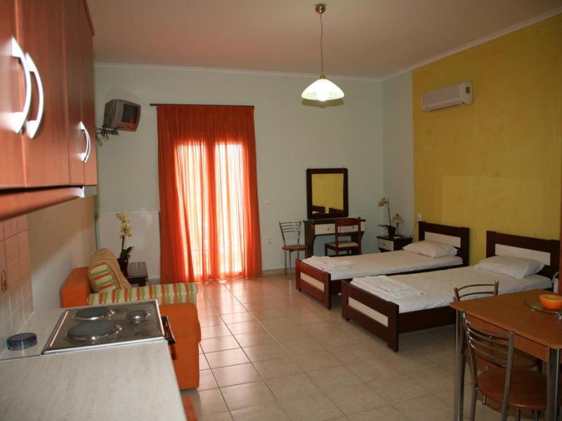 Lazaratos Hotel