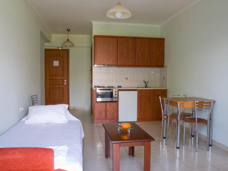 Lazaratos Hotel