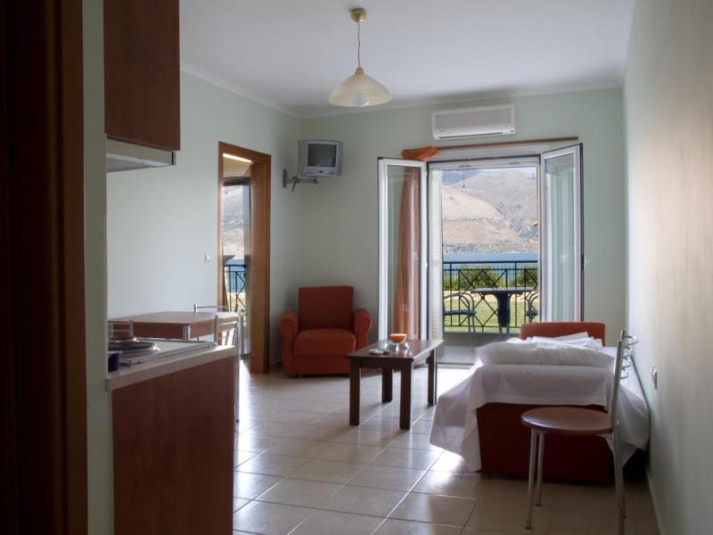 Lazaratos Hotel