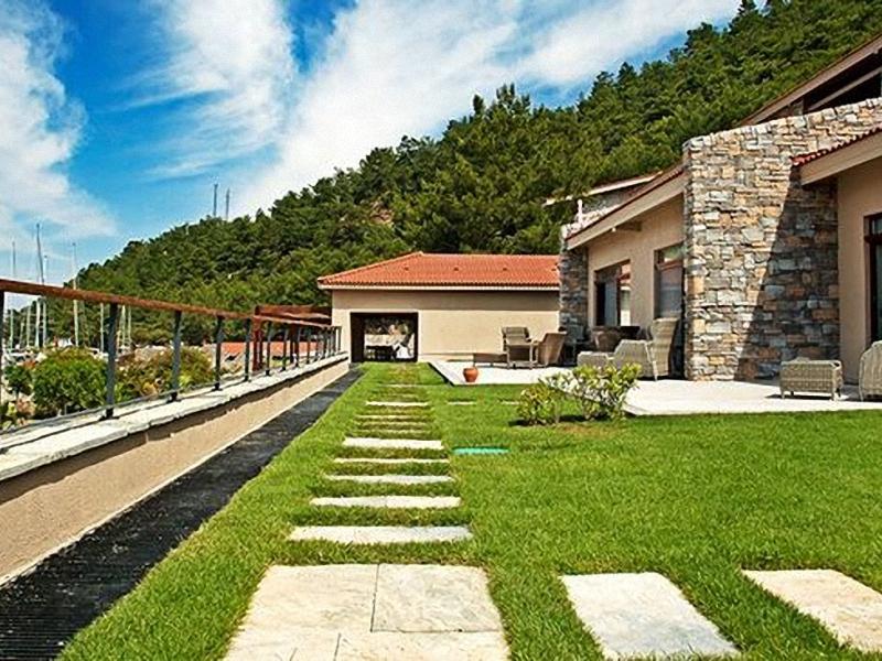 Marti Hemithea Hotel