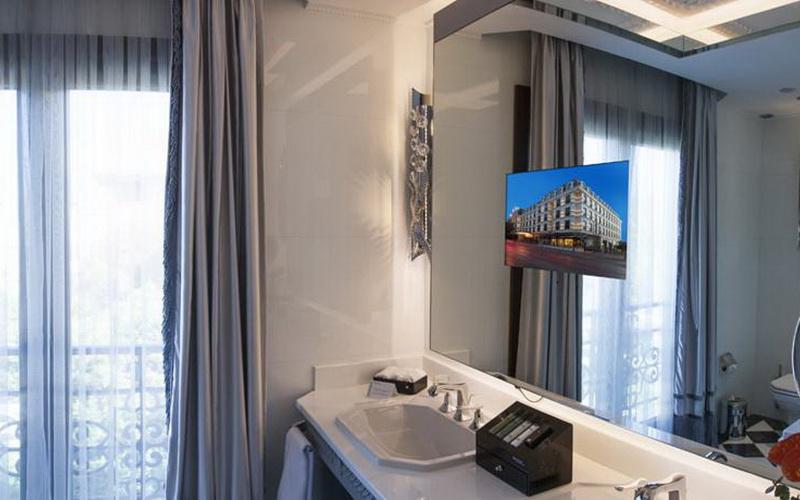 Wyndham Grand Istanbul Kalamis Marina Hotel