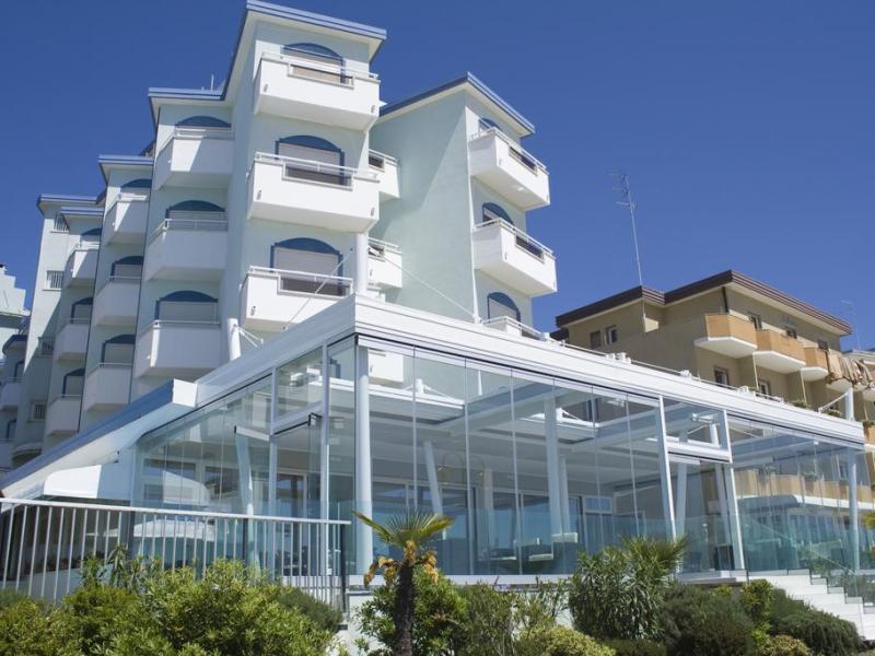 Niagara Hotel & Residence