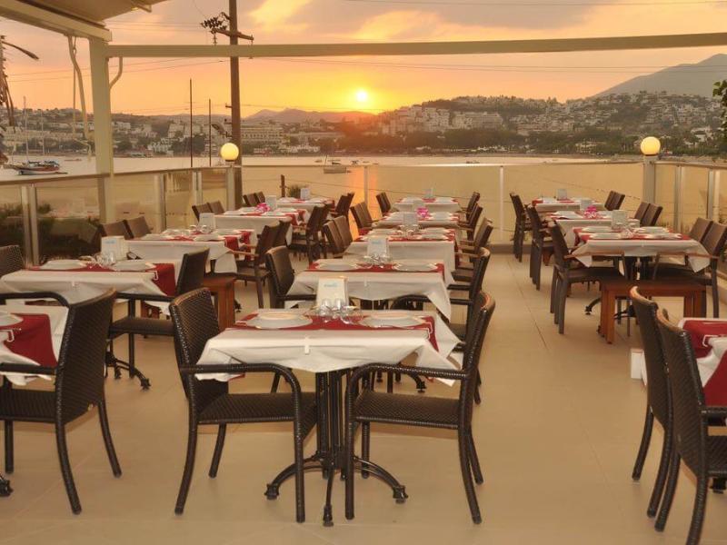 Tropicana Beach Hotel