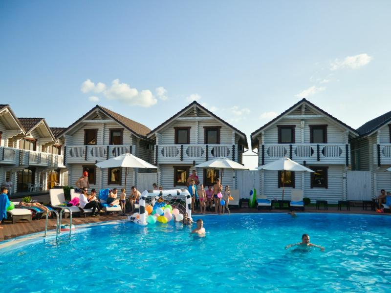 Клуб-отель Белый пляж