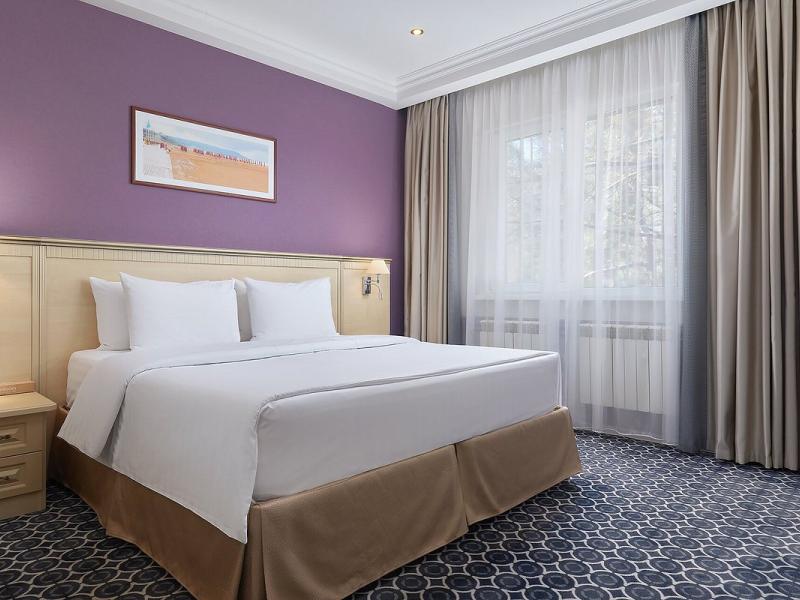 Alean Family Doville