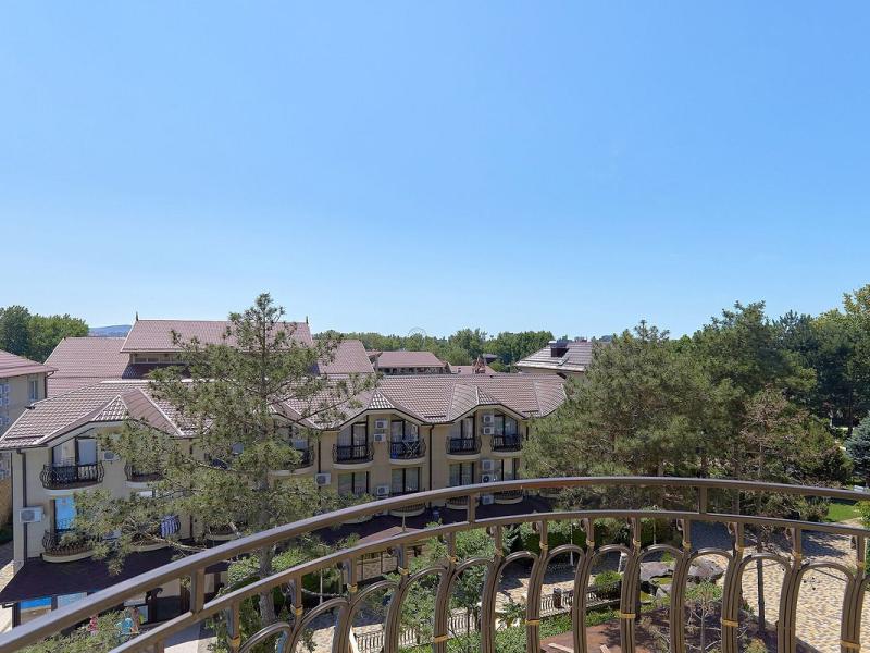 Alean Family Doville