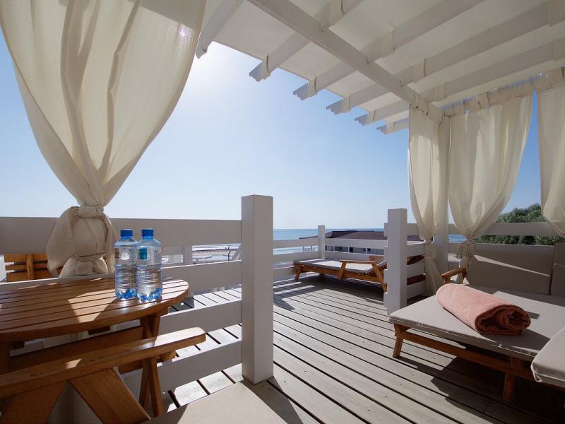 Alean Family Doville