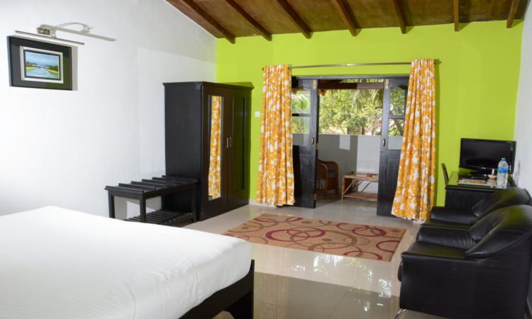 Silver Sands Sunshine Hotel