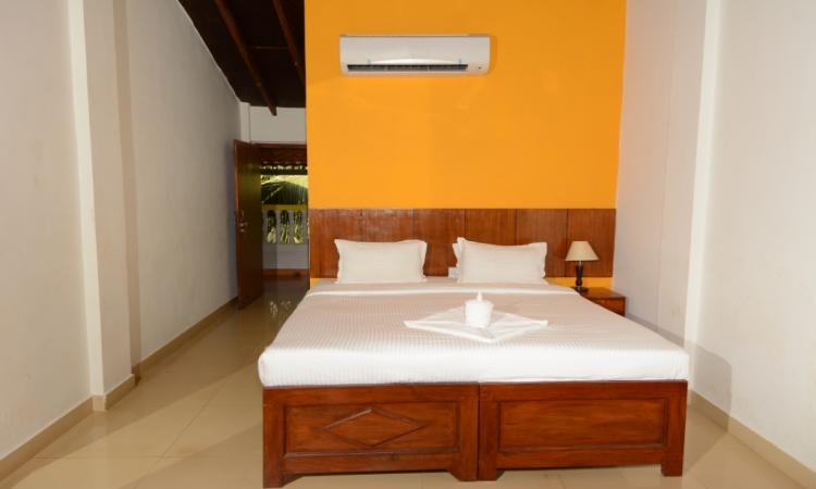 Silver Sands Sunshine Hotel