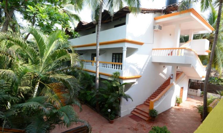 Silver Sands Sunshine Hotel