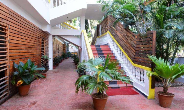 Silver Sands Sunshine Hotel