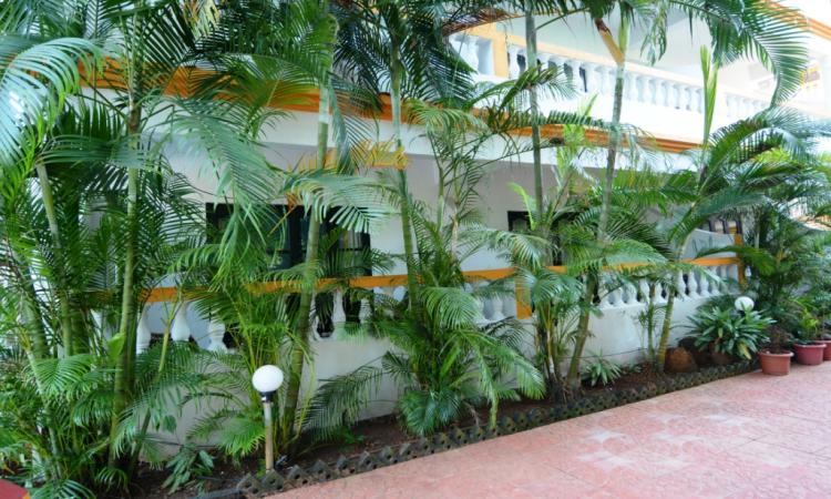 Silver Sands Sunshine Hotel