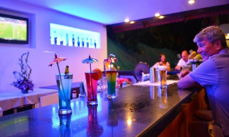 Silver Sands Sunshine Hotel