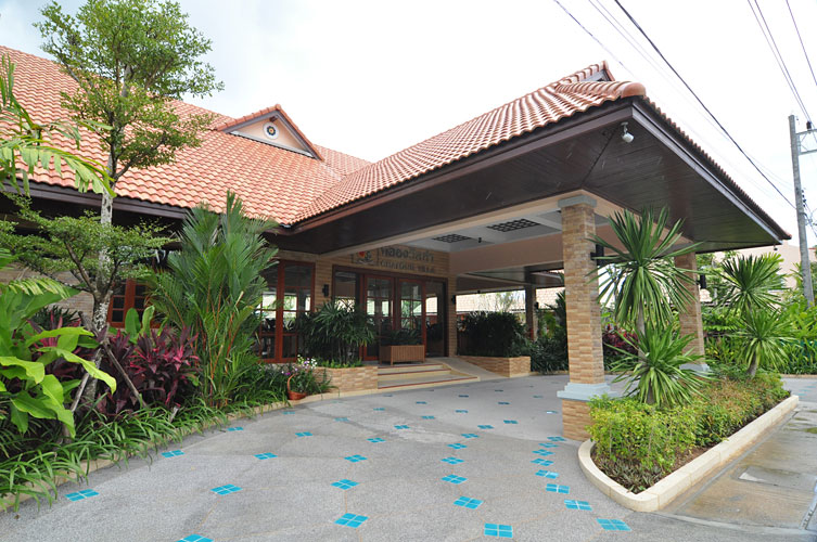 Chalong Villa Resort & Spa