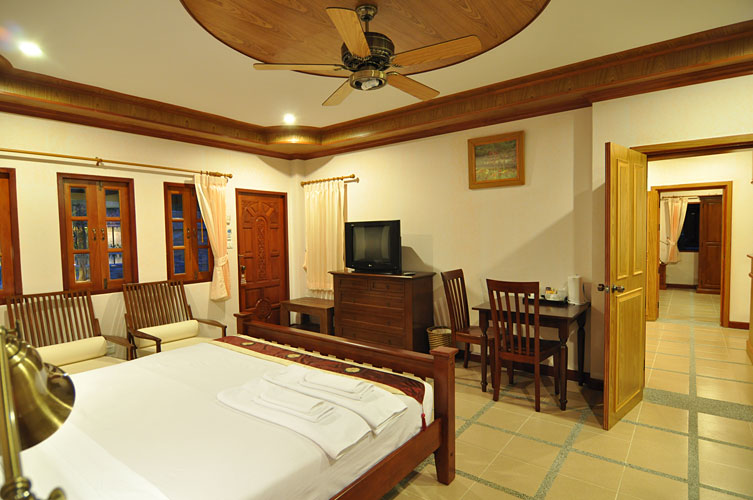 Chalong Villa Resort & Spa