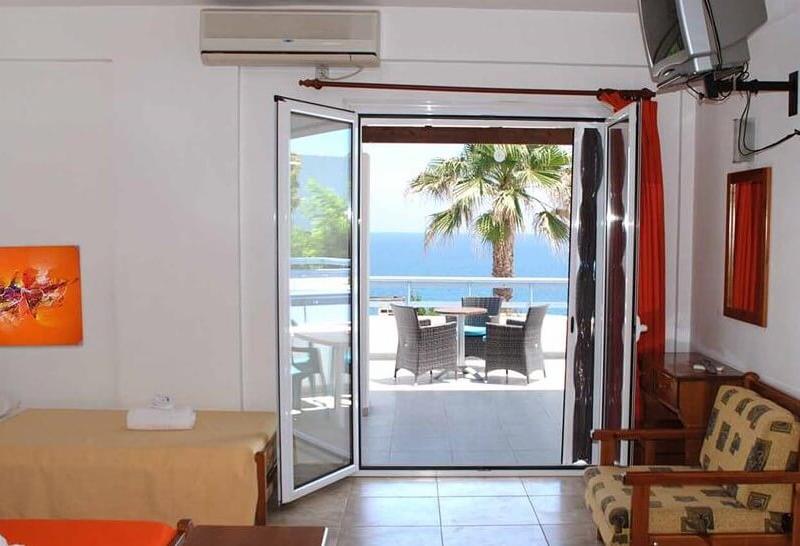Aithrio Hotel