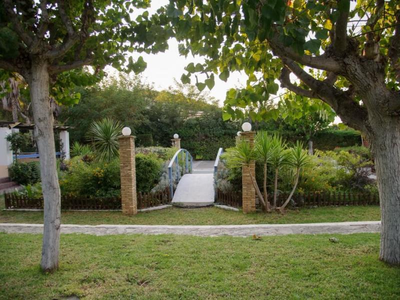 Aithrio Hotel