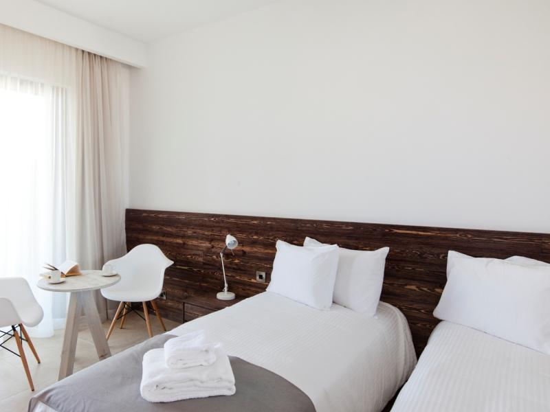 Amphora Hotel & Suites