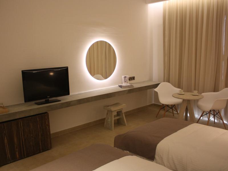 Amphora Hotel & Suites