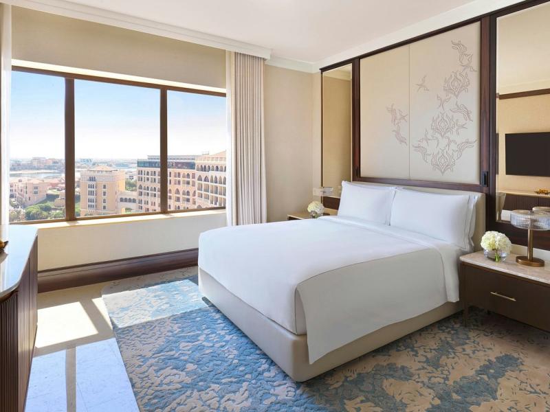 The Ritz-Carlton Abu Dhabi Grand Canal