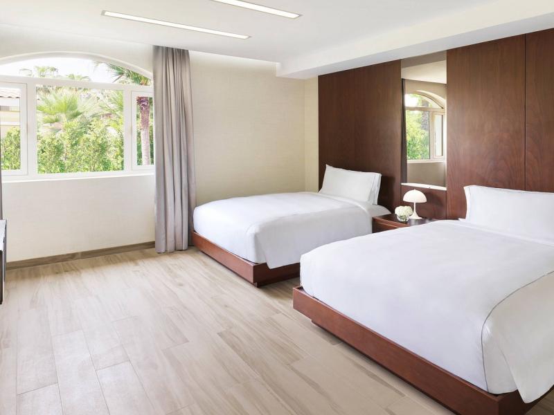 The Ritz-Carlton Abu Dhabi Grand Canal