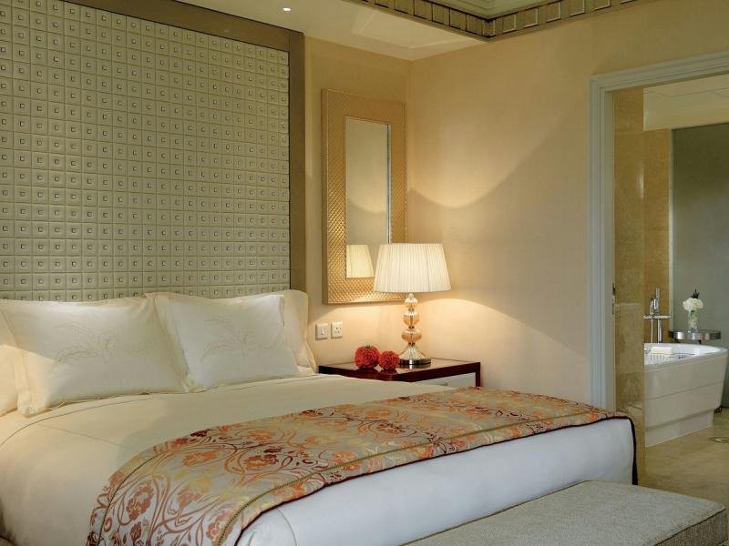 The Ritz-Carlton Abu Dhabi Grand Canal