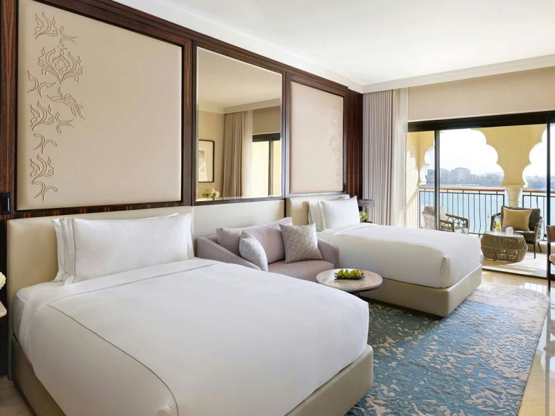 The Ritz-Carlton Abu Dhabi Grand Canal