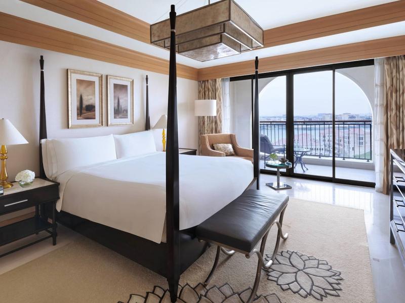The Ritz-Carlton Abu Dhabi Grand Canal