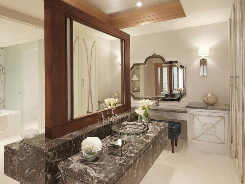 The Ritz-Carlton Abu Dhabi Grand Canal