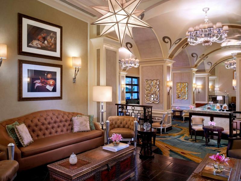 The Ritz-Carlton Abu Dhabi Grand Canal