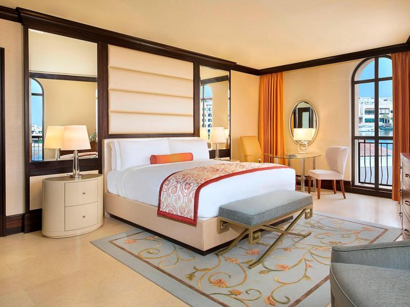 The Ritz-Carlton Abu Dhabi Grand Canal