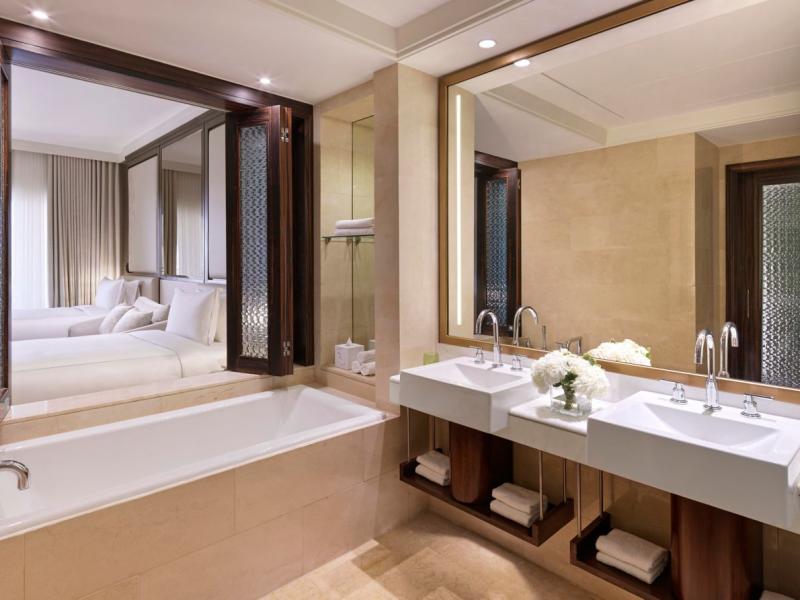 The Ritz-Carlton Abu Dhabi Grand Canal