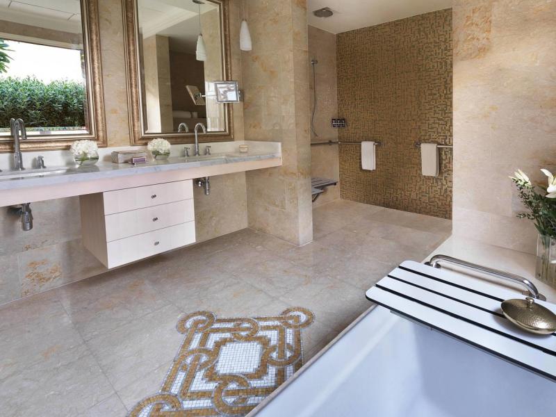 The Ritz-Carlton Abu Dhabi Grand Canal