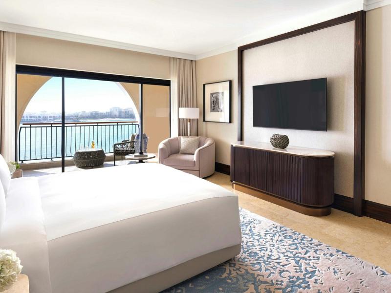 The Ritz-Carlton Abu Dhabi Grand Canal