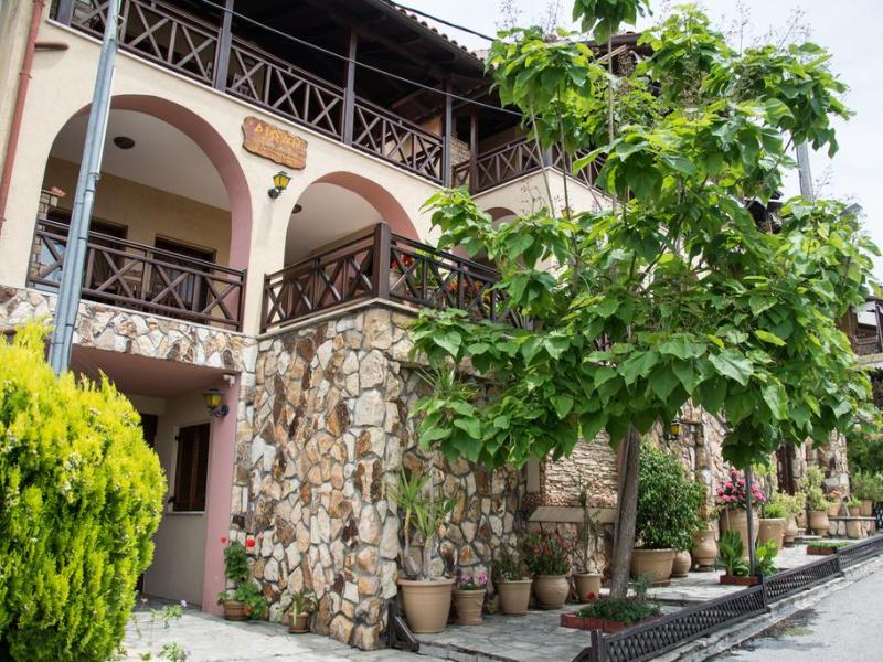Dioni Apartments