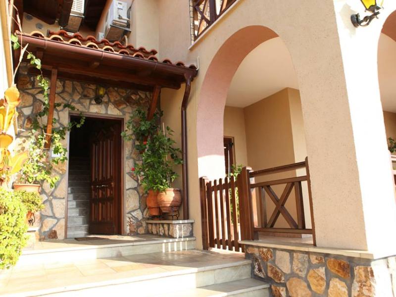 Dioni Apartments