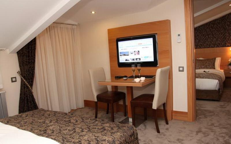 Emerald Hotel