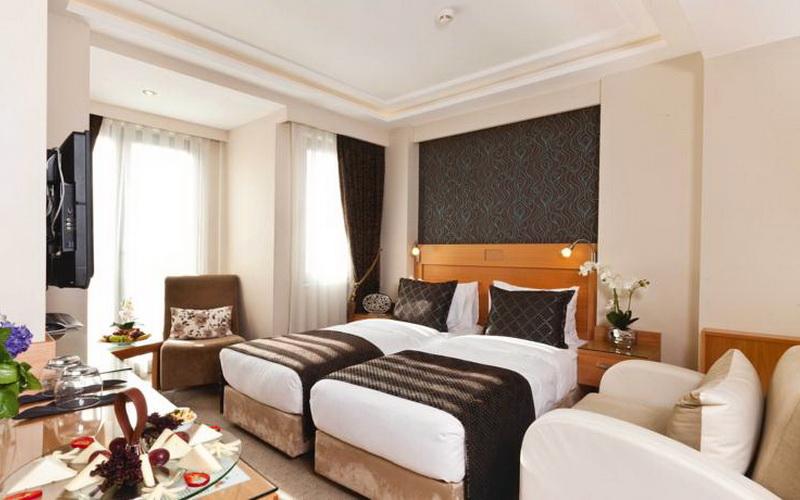 Emerald Hotel