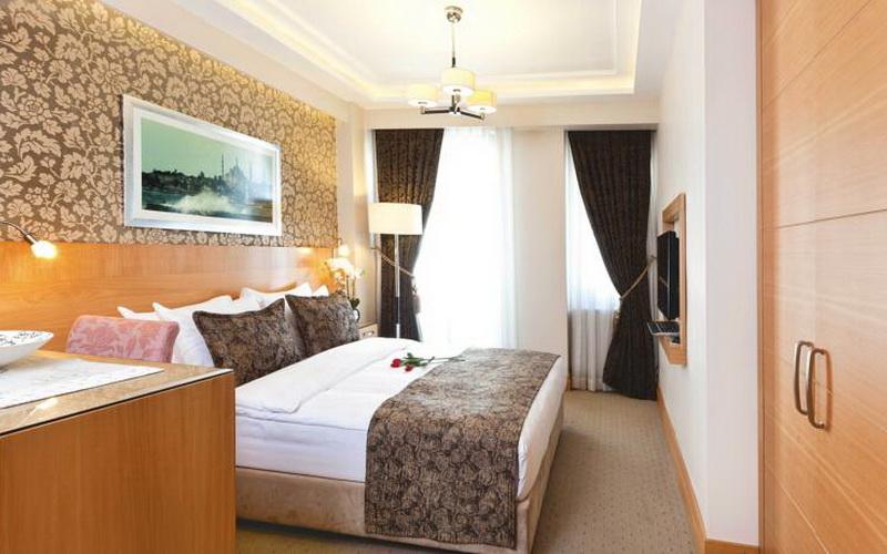 Emerald Hotel