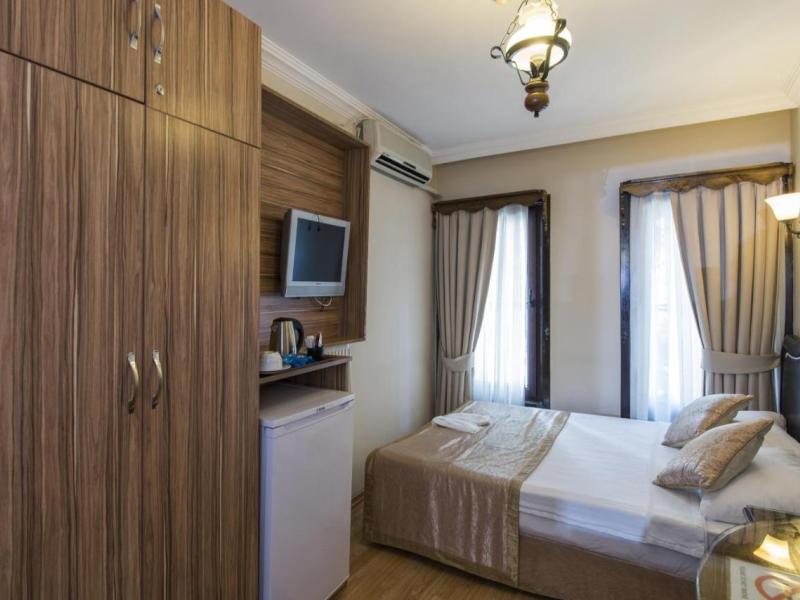 Naz Wooden House Inn