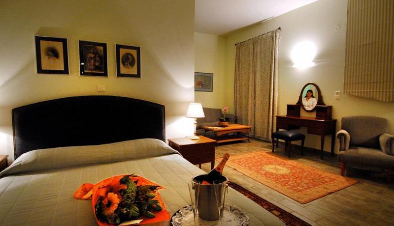Aenos Hotel